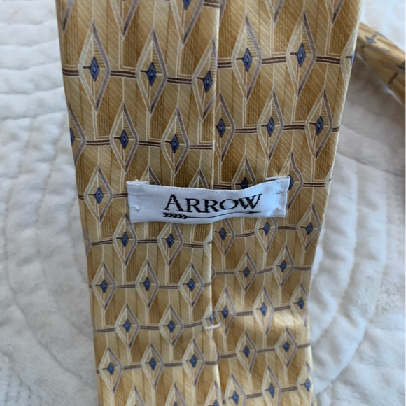 Arrow Gold Silk Patterned Tie - Picture 9 of 11